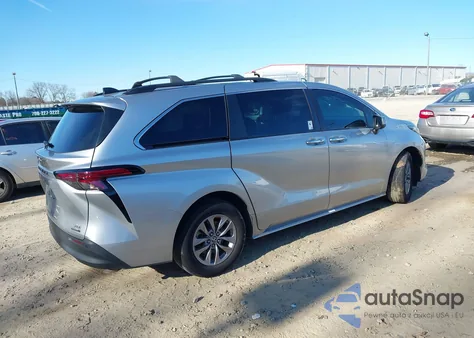 2022 Toyota Sienna Xle z USA, uszkodzony, nr VIN 5TDYRKEC7NS102276